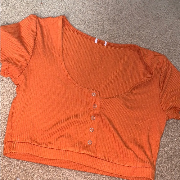 Cropped Button up Shirt - Picture 2 of 3